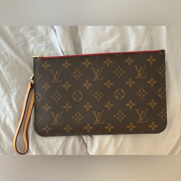 Louis Vuitton Neverfull Mm Pouch. Excellent/new condition. 9 3/4" x 6". - Picture 1 of 5